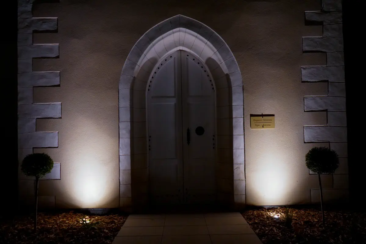 Pétanque and château park