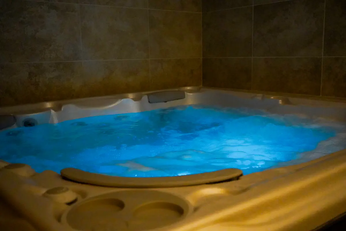 Spa by night — Mariage Château de l'Insolas