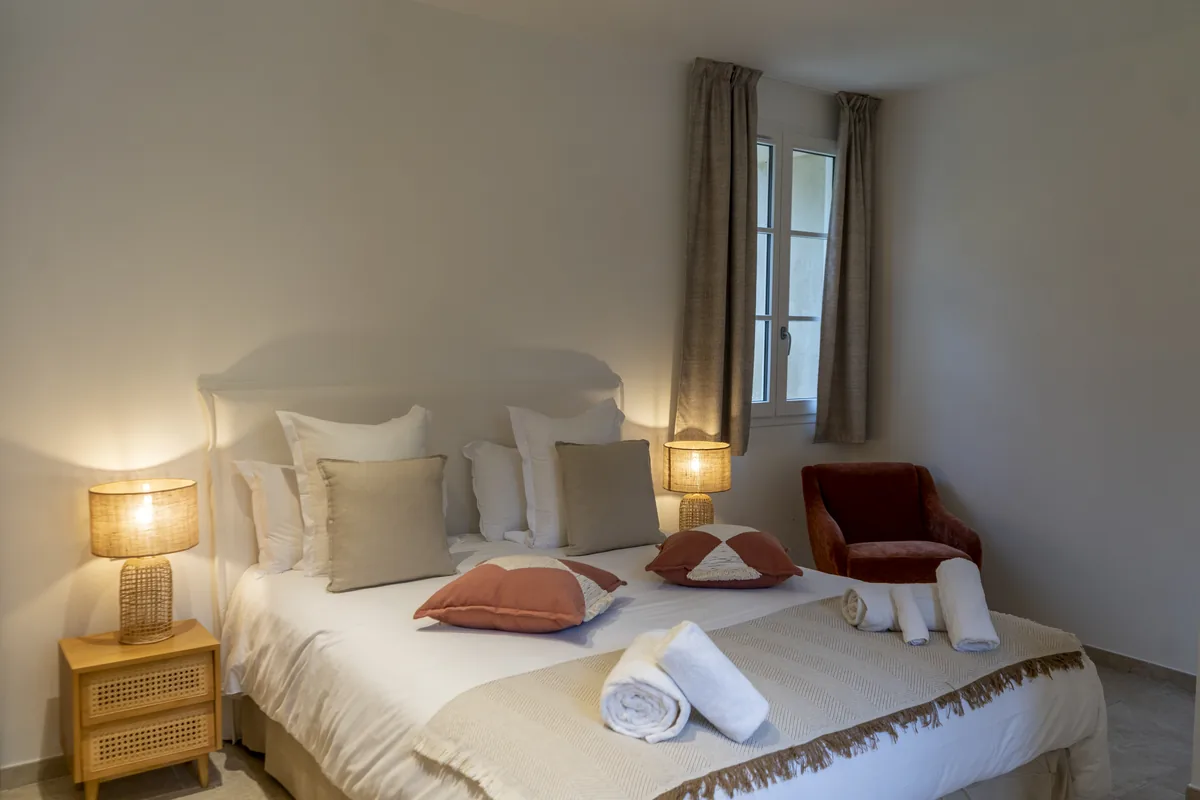 Duplex 4 Château de l'Insolas — chambre avec lit double